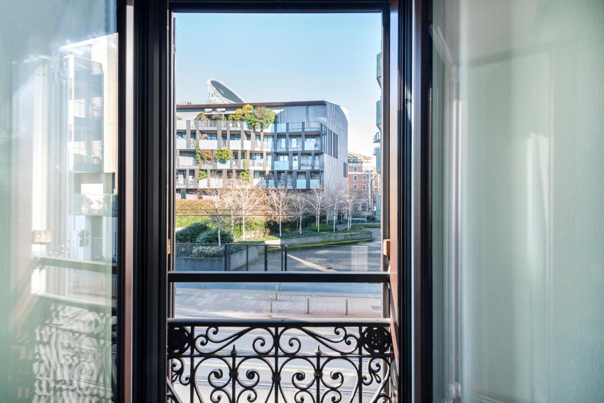 Easylife - Spacious Apartment On The First Floor In The Gae Aulenti Area Milano Exteriör bild